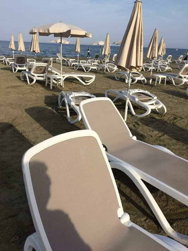 Welcome House Hotel Larnaca Bagian luar foto