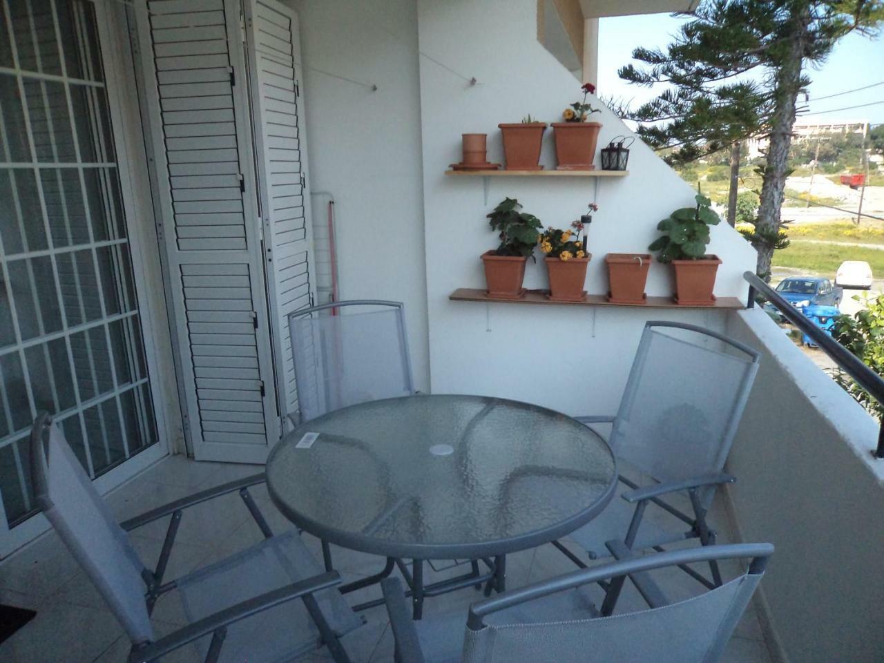 Welcome House Hotel Larnaca Bagian luar foto